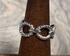 Adjustable multi chain link ring