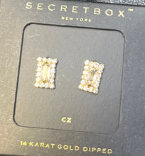 Load image into Gallery viewer, Baguette Cut Cubic Zirconia Studs
