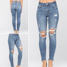 Load image into Gallery viewer, JUDY BLUE SPLIT KNEE DENIM (PLUS AVAILABLE)
